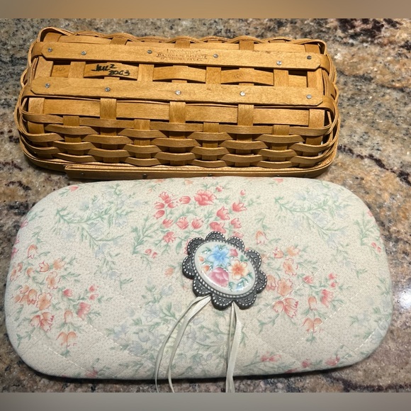 Vintage 2003 Longaberger Basket - Picture 3 of 4